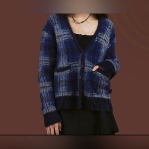 SOLD ON DEPOP - unif blue and black plaid cardigan ! size xl
